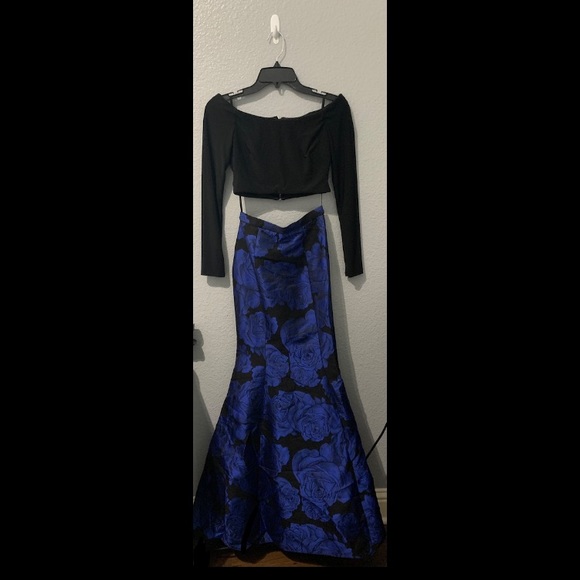 2 Piece Prom Dress Xscape - Picture 1 of 3